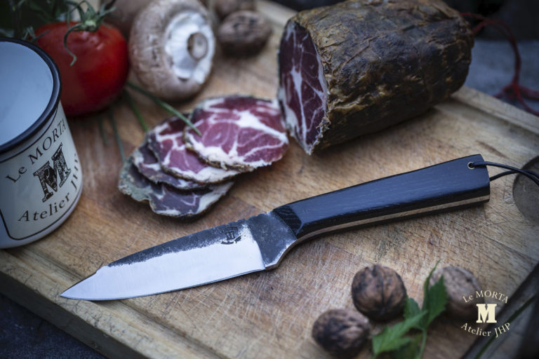 Quel couteau pour couper la viande comme un chef ? 22 038.LeMorta Atelier JHP©ManuReyboz